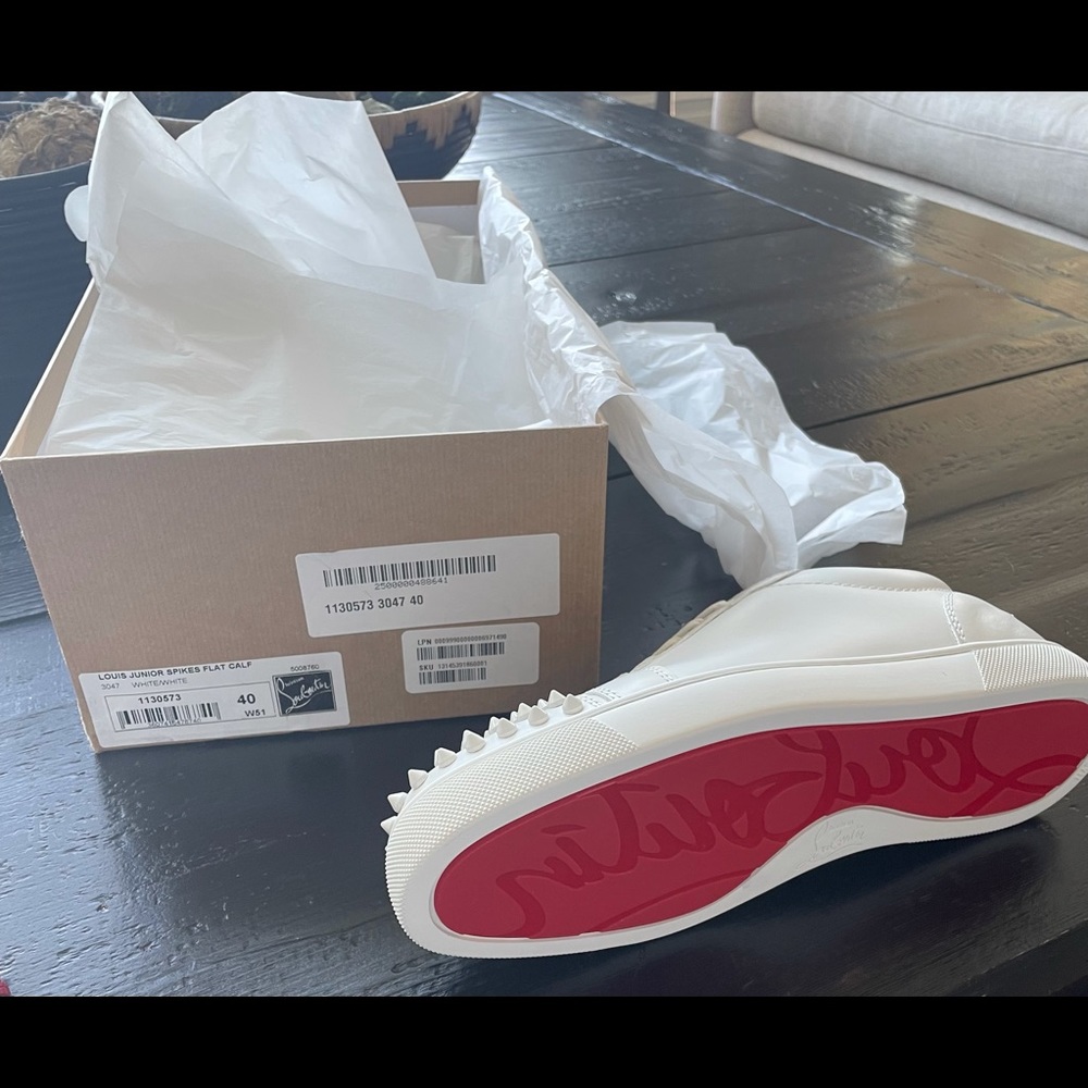 100% Authentic Christian Louboutin Junior Louis sneakers. Mens Size 7 Eu 40
